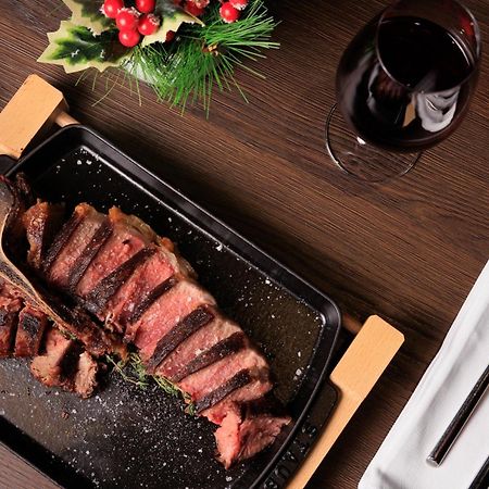 Mk Hotel Tirana Rinas Eksteriør bilde A steak