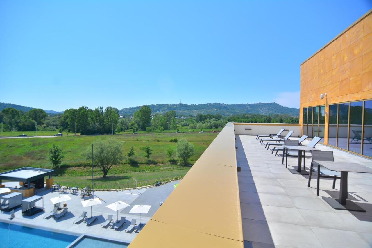 Mk Hotel Tirana Rinas Eksteriør bilde View from the rooftop