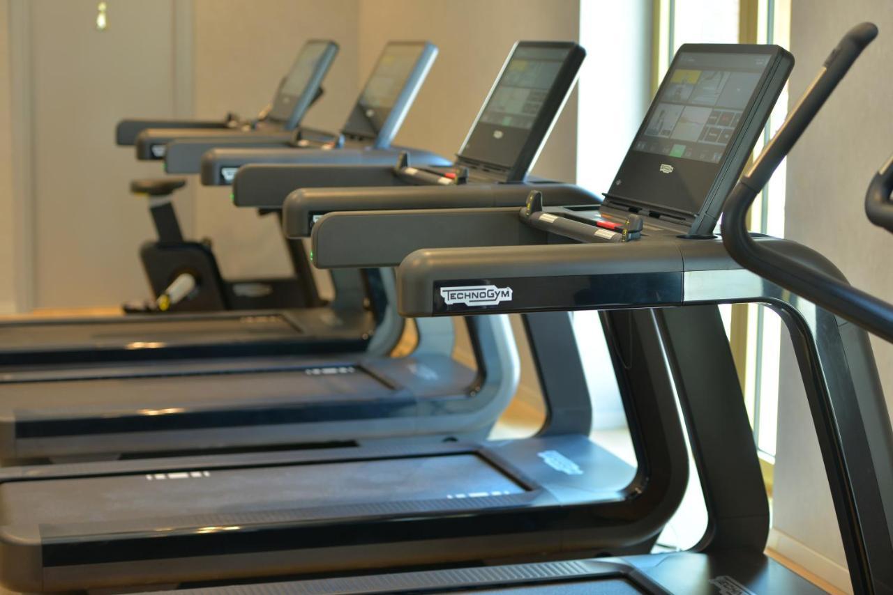 Mk Hotel Tirana Rinas Eksteriør bilde Treadmills