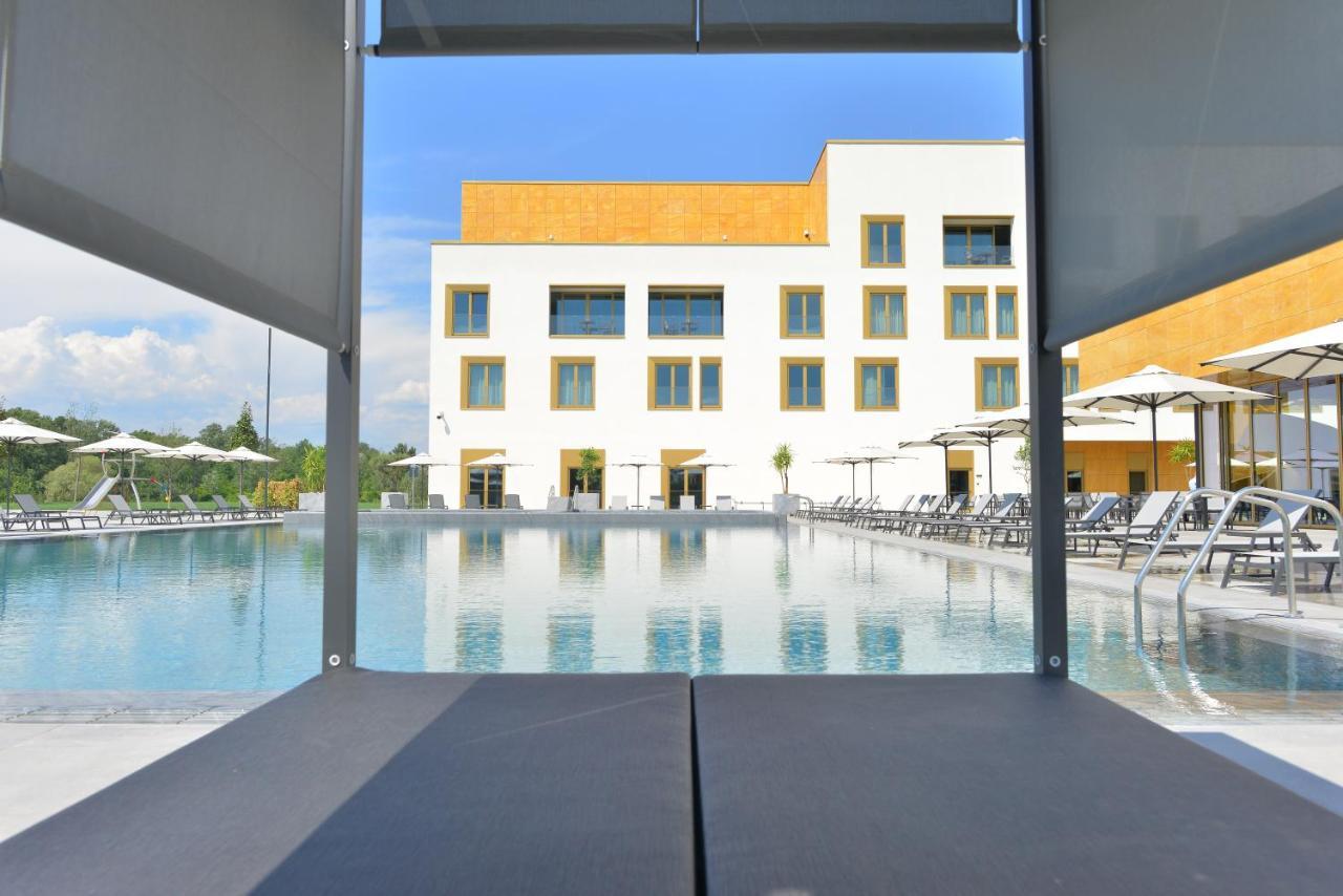 Mk Hotel Tirana Rinas Eksteriør bilde