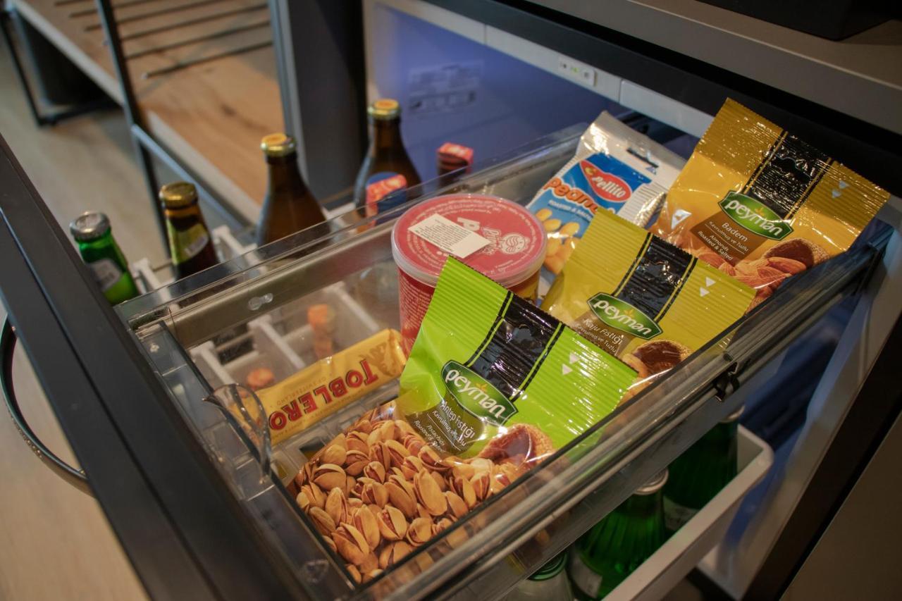 Mk Hotel Tirana Rinas Eksteriør bilde A drawer in a refrigerator