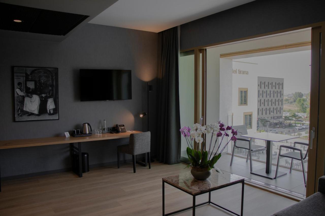 Mk Hotel Tirana Rinas Eksteriør bilde A room at the hotel