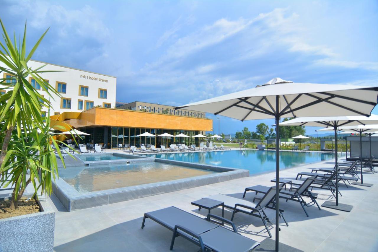 Mk Hotel Tirana Rinas Eksteriør bilde The swimming pool at the hotel