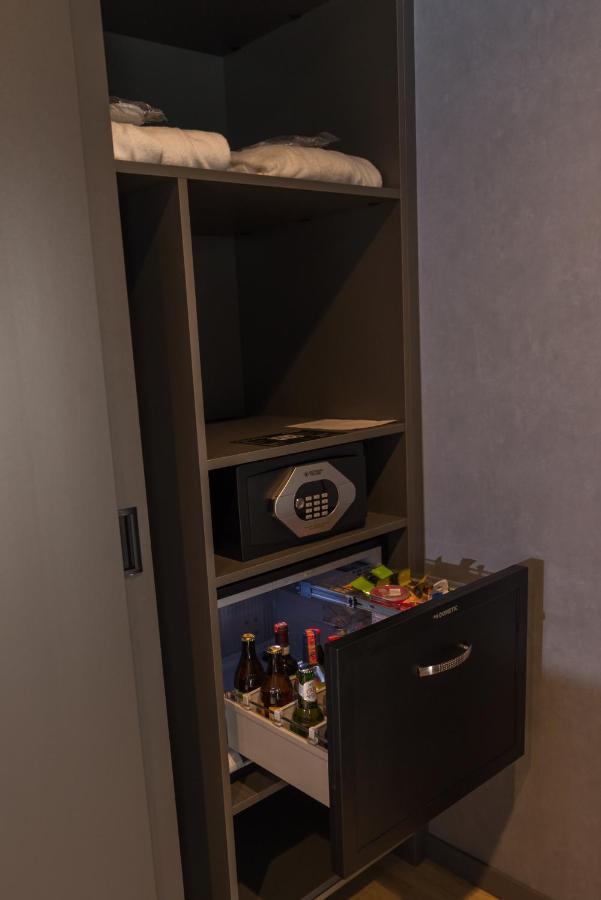 Mk Hotel Tirana Rinas Eksteriør bilde A hotel safe