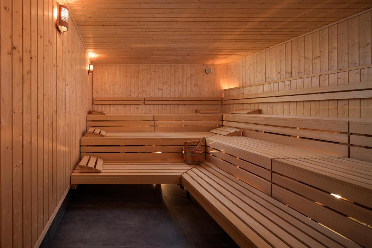 Mk Hotel Tirana Rinas Eksteriør bilde A Finnish sauna